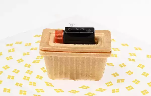 完成まで50年！　『桔梗信玄餅』の容器をよく見ると…「知らなかった」「天才」【桔梗屋に取材】