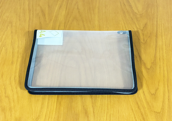 ファスナーを『片側』だけ開けると…　キッチン収納で役立つ意外な使い方とは