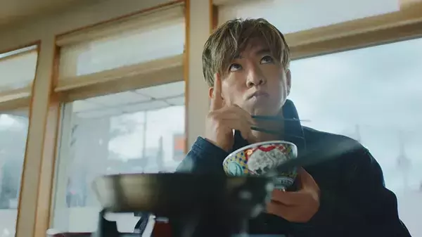 「略して『焼き牛』！」　木村拓哉が吉野家新メニューを堪能する『アツアツ』のCMでお腹が空く…！