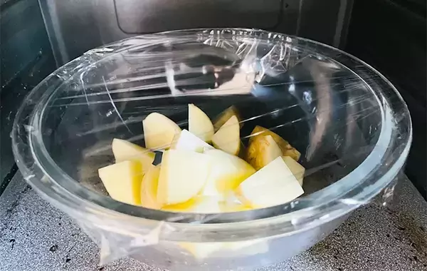 子供「フライドポテトより好きかも！」　新ジャガイモの食べ方に「コクがすごい」「手間がかからない」