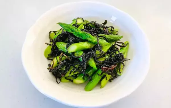 バター×塩昆布の相性抜群！　10分で完成した一品に「箸が止まらない」【春野菜レシピ】