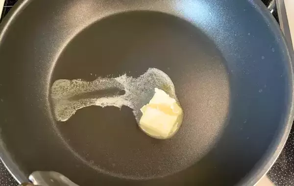 バター×塩昆布の相性抜群！　10分で完成した一品に「箸が止まらない」【春野菜レシピ】