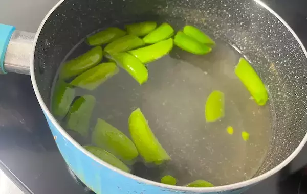 【調理時間10分】スナップエンドウを鍋に入れて？　完成した汁ものに「うまい！」