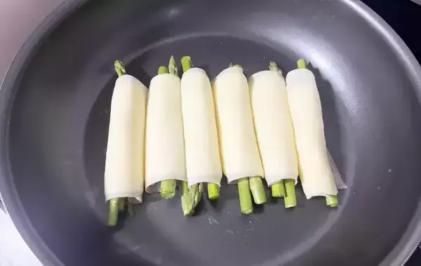 「これは素材本来の味でいただくのが正解！」夫が絶賛した10分でできるアスパラガスのレシピ！