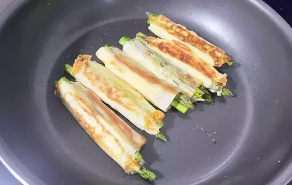 「これは素材本来の味でいただくのが正解！」夫が絶賛した10分でできるアスパラガスのレシピ！