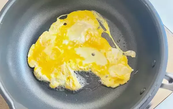 【節約レシピ】10分で完成！　エノキと卵で作れるおかずに「リピート確定」「夫が絶賛」