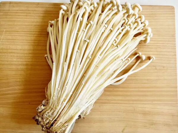 【節約レシピ】10分で完成！　エノキと卵で作れるおかずに「リピート確定」「夫が絶賛」