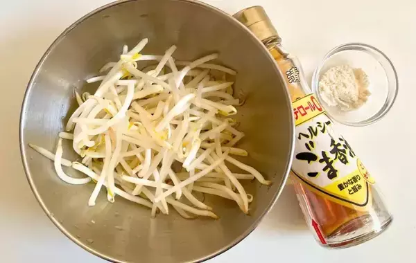 玉子焼きに『半袋』入れてみて！　10分で完成する節約アレンジに「箸が進む！」