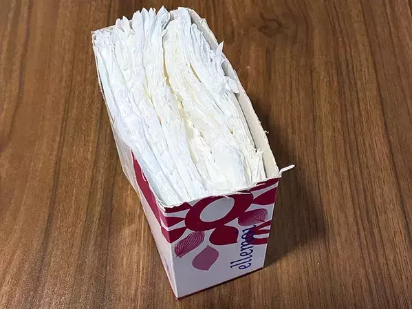 箱ティッシュを真っ二つにして…　使える量を増やす大胆な裏ワザが？「ありがたい」