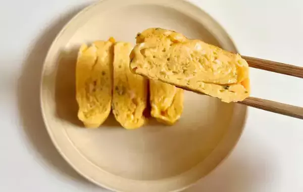 4つの食材を混ぜて『玉子焼き器』へ！　「おかわり！」と息子にヒットした“簡単”レシピ