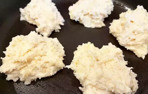 ホットケーキミックスに加えたのは…　材料3つの時短おやつに「お店のパンみたい！」