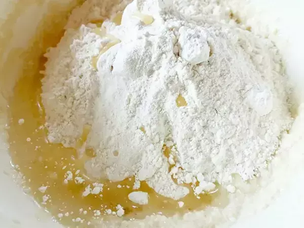 ホットケーキミックスに加えたのは…　材料3つの時短おやつに「お店のパンみたい！」