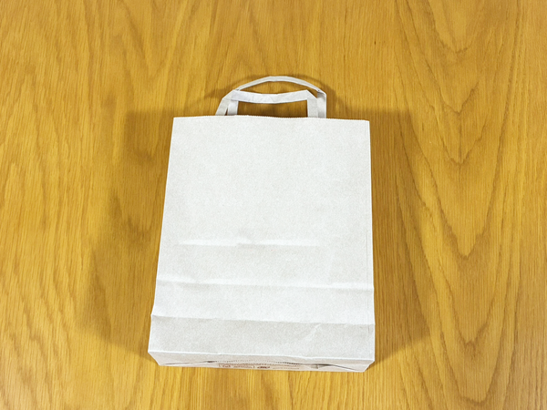 『小さな紙袋』の中央をくり抜く！　完成した収納アイテムに「QOLが上がった！」