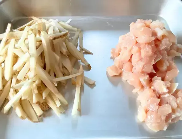 ジャガイモが1つ余ったら？　揚げずに作る『カリほく肉ポテト』【レシピ】