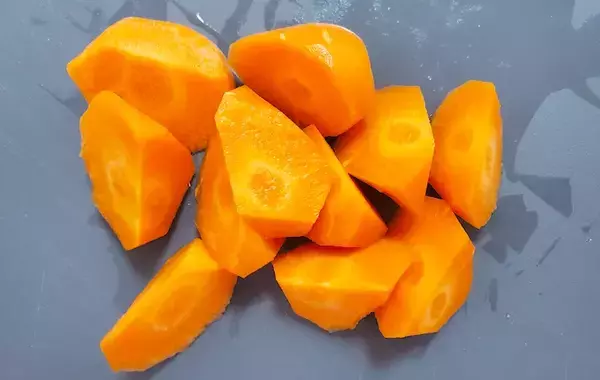 新玉ねぎを丸ごと炊飯器へ…　できた春限定のごちそうに「夫がリピ希望」「毎日飲みたい」