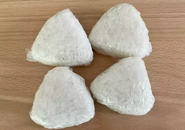 炊飯前に「大さじ1杯」入れてみて！　おかずいらずの『味しみご飯』の作り方