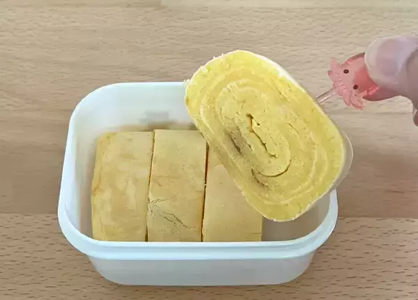 ホットケーキミックスを『玉子焼き器』で焼いたら…　できたおやつに「お弁当にぴったり！」