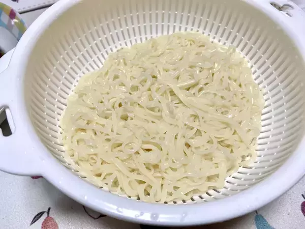 ゆでたそうめんはそのまま冷凍庫へ！　意外なライフハックに「これは賢い」「ラクすぎる」【調理の裏技4選】
