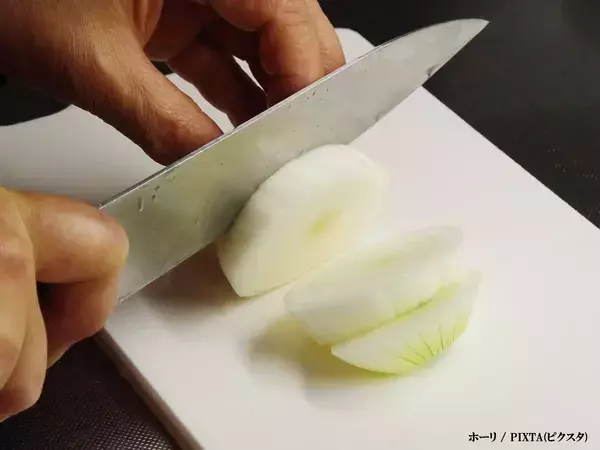 タマネギを輪切りにして重ねる？　ロバート馬場の工夫が光るジューシーな肉巻き料理