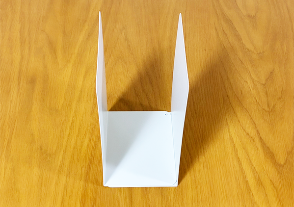 キッチン棚がスッキリ片づいた！　『4つのブックエンド』を組み合わせて使う収納術がこちら