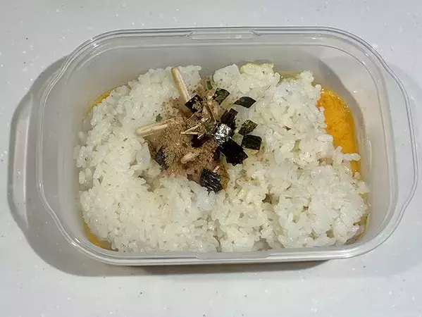 もうチャーハンは炒めません！　タッパーを使って、5分で本格的な味わいに【簡単レシピ】