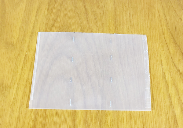 クリアファイルに紙は入れません！　ホッチキスで『3つのポッケ』を作ると…