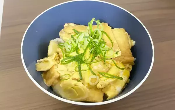 肉なしで作る親子丼！？　肉の代用に使ったものに「財布にやさしい」「1歳児が喜んだ」
