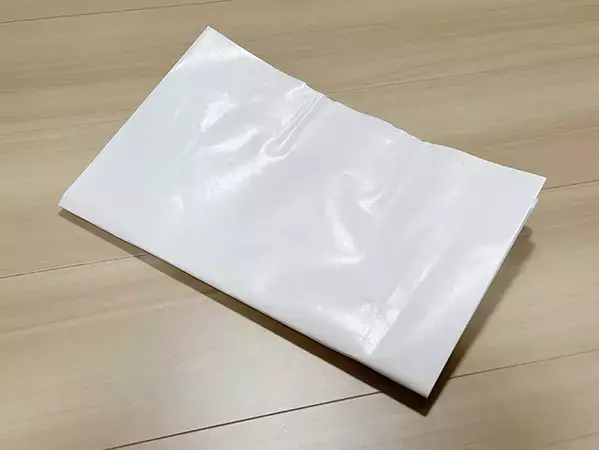 余った紙袋の意外な活用法　取っ手を切って内側に折り込むと？　「便利すぎ」