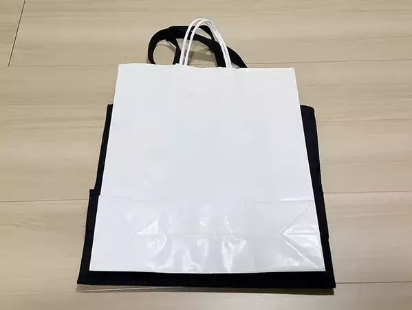 余った紙袋の意外な活用法　取っ手を切って内側に折り込むと？　「便利すぎ」