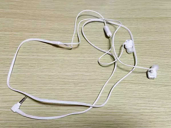 ダブルクリップの意外な活用法3選！　ボトムハンガーやチューブ絞りとして使える