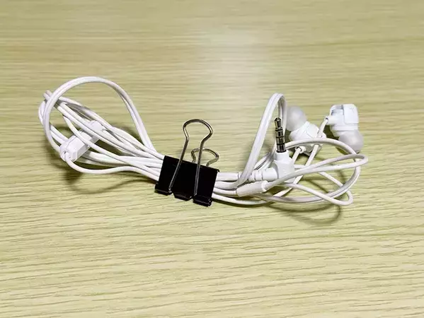 ダブルクリップの意外な活用法3選！　ボトムハンガーやチューブ絞りとして使える