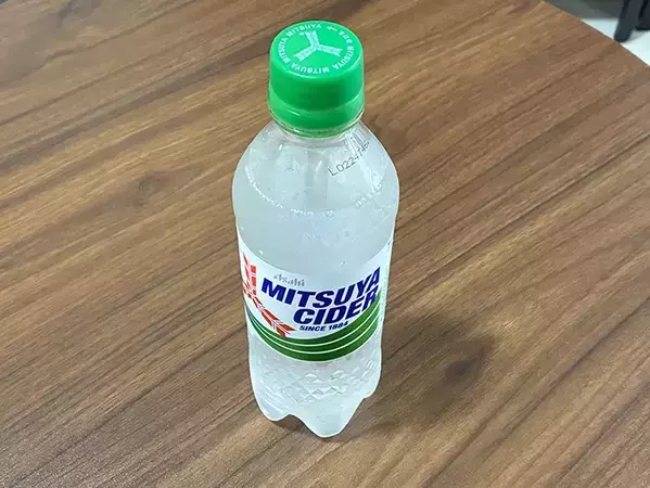 もう固いキャップに困らない！　1本の輪ゴムを使う裏ワザに「力がなくても開けやすい」