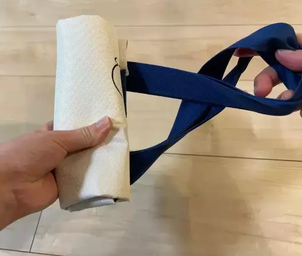 エコバッグに『持ち手』を巻きつけると？　完成形に「一番しっくりきた」「コレ求めてた」