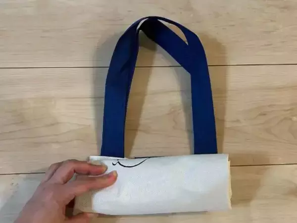 エコバッグに『持ち手』を巻きつけると？　完成形に「一番しっくりきた」「コレ求めてた」