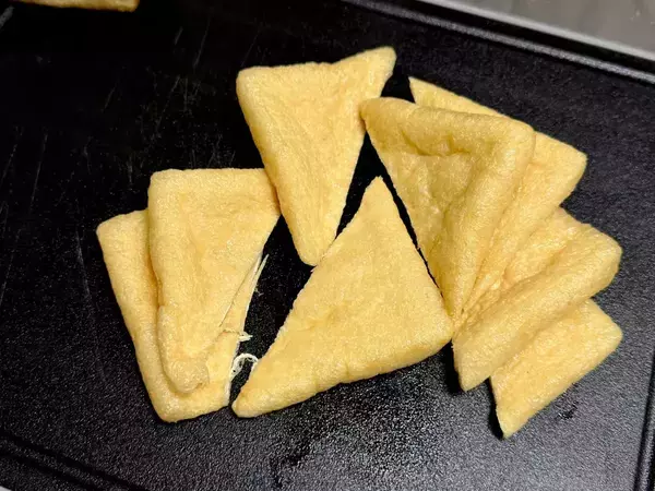 油揚げをレンジで『30秒』加熱すると…　時短ハックに「天才だわ」【電子レンジ活用術4選】