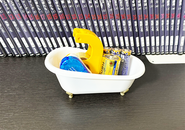 ダイソーにあった『ミニチュアバスタブ』　玄関に設置する収納ワザに「優秀すぎる」