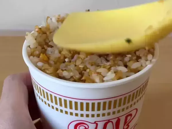 カップ麺の『じゃない食べ方』　思わぬ方法に「これは賢い」「めっちゃ試したい」