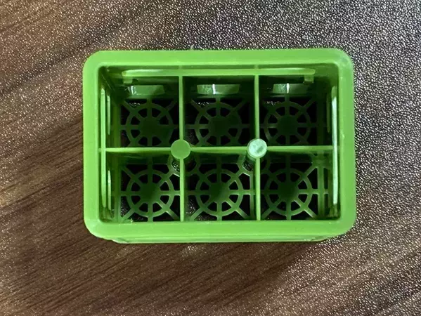 セリアで買った『一升瓶ケース』　水回りが快適になる意外な活用方法【3選】