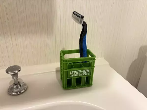 セリアで買った『一升瓶ケース』　水回りが快適になる意外な活用方法【3選】