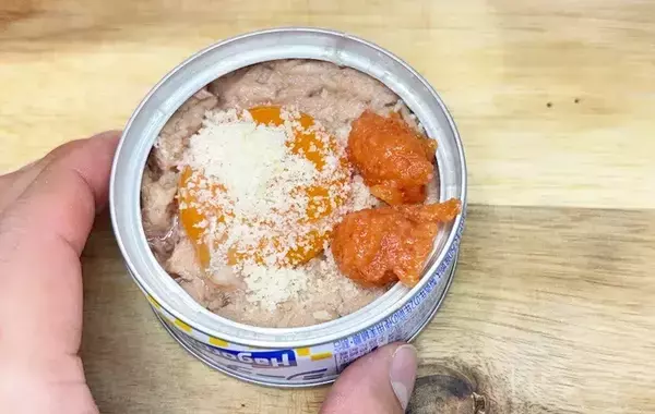 ツナ缶があったらこれ作って！　缶の中で材料を混ぜると「料理したくない日に最高」