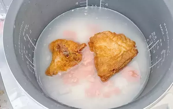 余ったKFCの意外な活用法　炊飯器で作る絶品アレンジに「最高すぎる！」「わざわざ残したい」