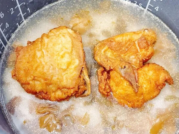 カーネルサンダースもびっくり？　まさかの食材との炊き込みご飯に「ハマりそう」