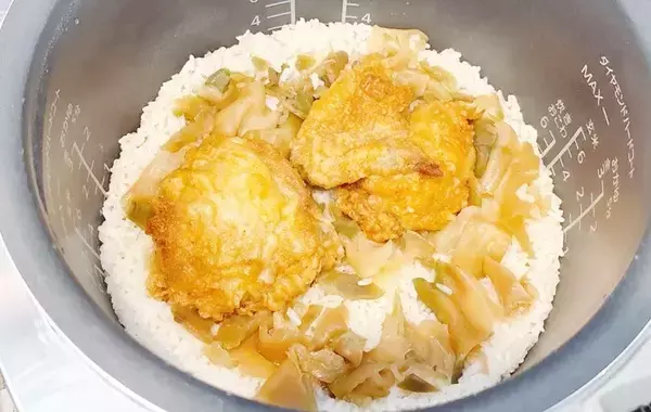 カーネルサンダースもびっくり？　まさかの食材との炊き込みご飯に「ハマりそう」