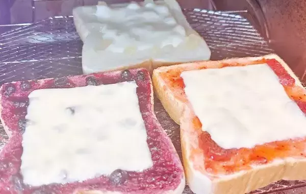 そのまま塗るだけじゃもったいない！　ジャムの思わぬアレンジに「息子が秒で完食するほどハマった」