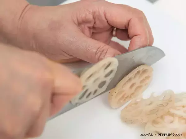 生海苔でレンコンを食べる！　イモトアヤコが海外の日本料理店で出会った「おいしすぎる」一品とは