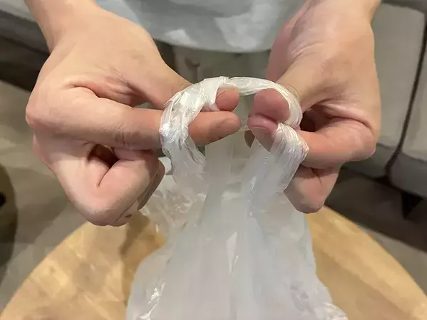 自衛隊が勧める『ビニール袋』の結び方　試したら5秒でしっかり固定できた！【検証】