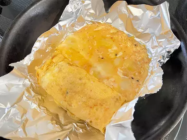 だしも砂糖も使いません！　玉子焼きに3つの調味料を入れたら「リピート確定」【レシピ】