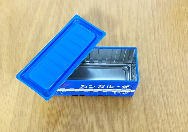 100均の『ミニチュアコンテナ』　部屋に置いたら便利な活用法に「複数買い決定」