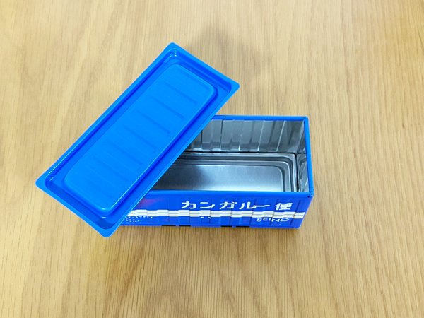 100均の『ミニチュアコンテナ』　部屋に置いたら便利な活用法に「複数買い決定」