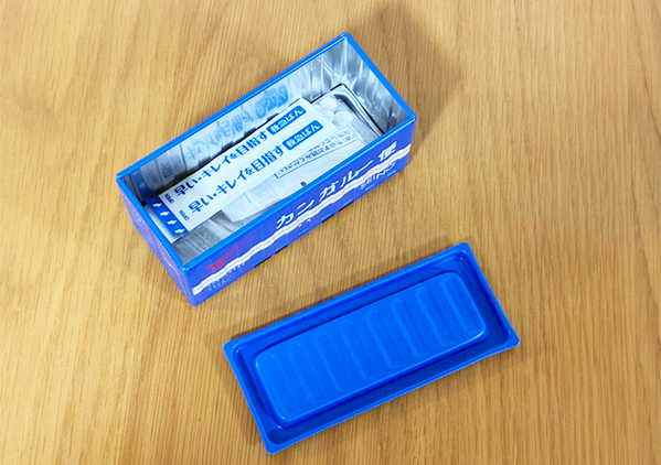 100均の『ミニチュアコンテナ』　部屋に置いたら便利な活用法に「複数買い決定」